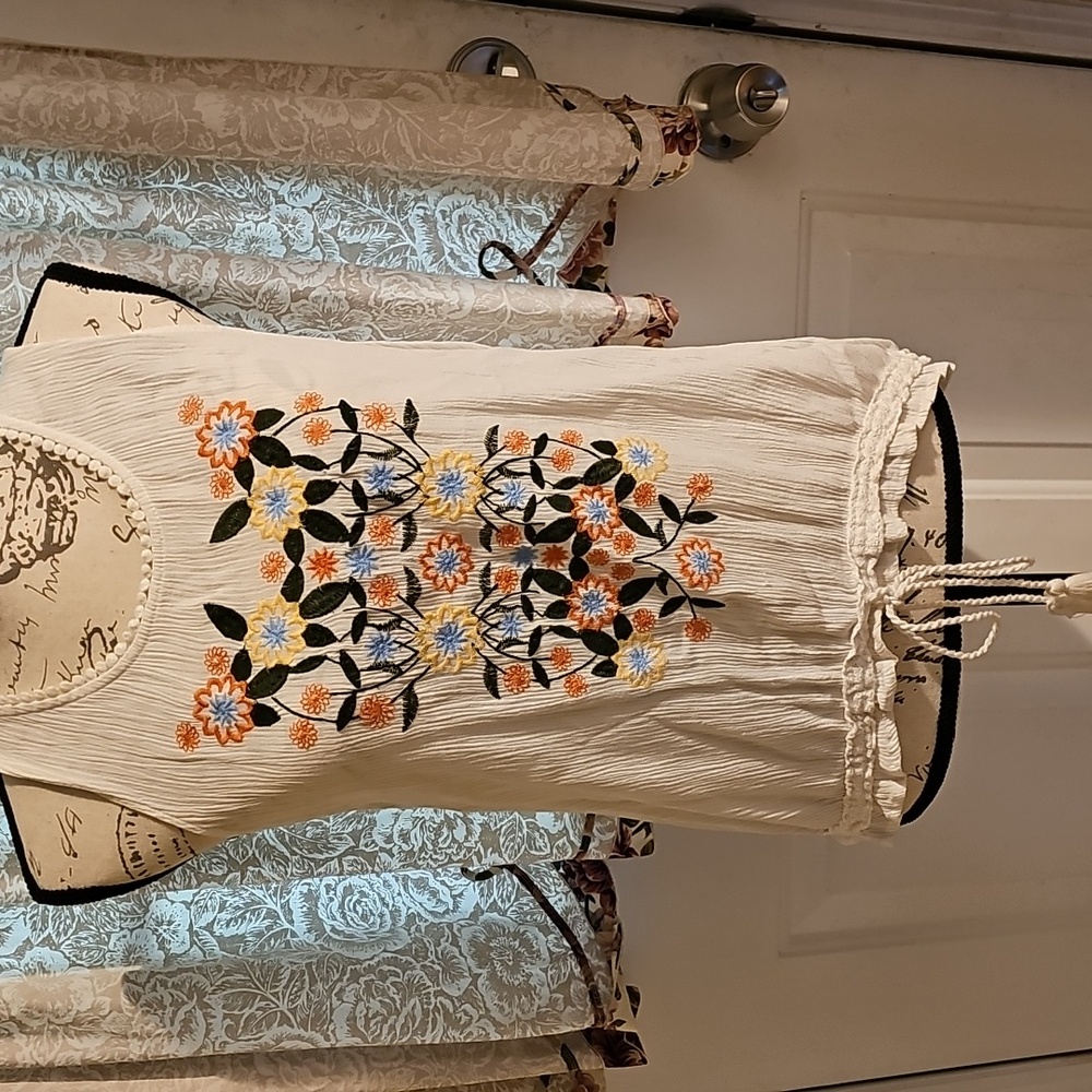 Floral Embroidered Sleeveless Top